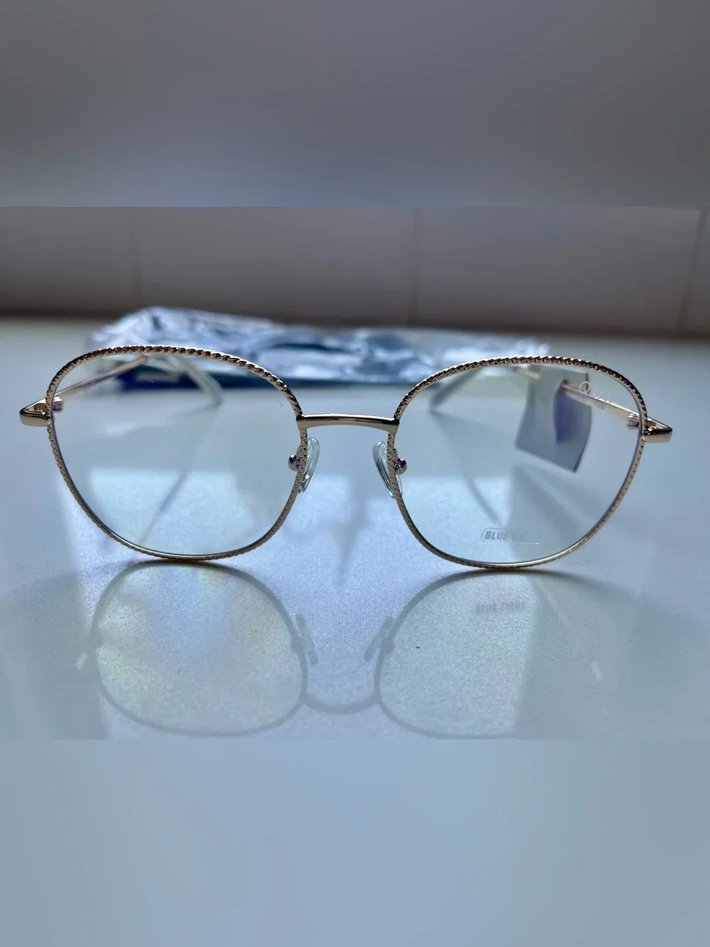 Quay Australia Jezebell Twist gold metal blue-light glasses - NWT!